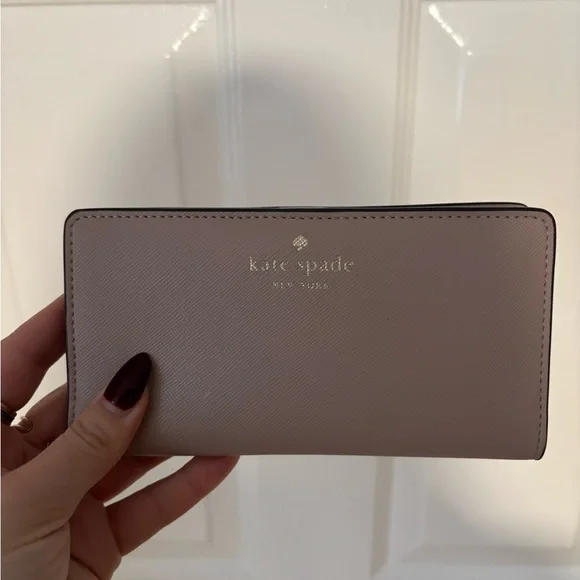 Kate Spade Wallet - Picture 1 of 3
